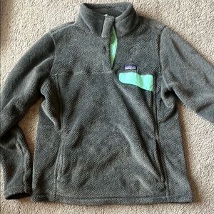 Women’s Patagonia Gray Crew Neck Sweater Warm and Comfortable